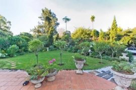 Ten-on-Tunzini-garden